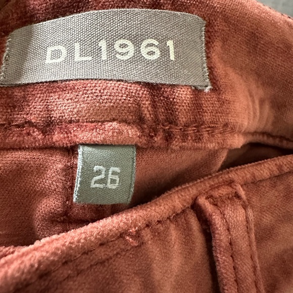 DL1961 MARGAUX Mid-Rise Instasculpt  Ankle Skinny Fervid Velvet Pant Size 26 - Picture 11 of 15